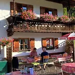 Berggasthof Butzn Wirt Szálloda